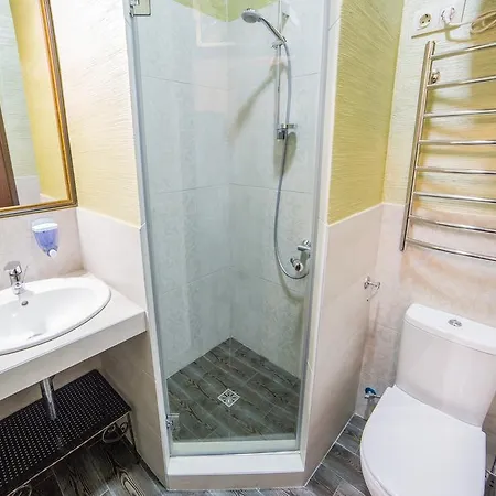 On Valova 16-2- 2 Minutes To Market Square Apartment *