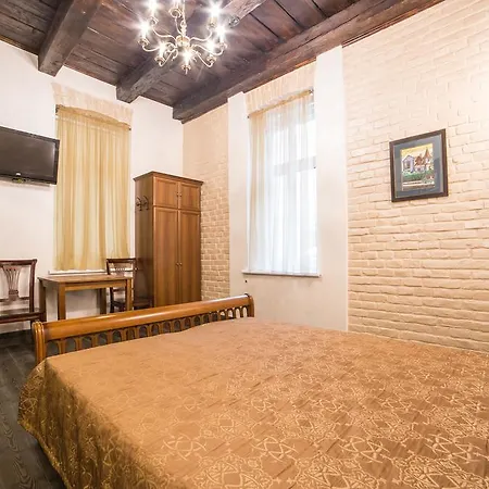 On Valova 16-2- 2 Minutes To Market Square *